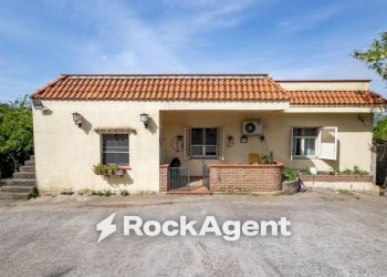 Facciata - Casa indipendente via per Gimigliano, 251, Catanzaro - foto 1