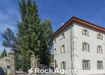 Facciata - Villa via della Boccaccia, Capannori - foto 1