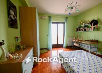 Camera da letto - Villa via Philadelphia, 17, Satriano - photo 19