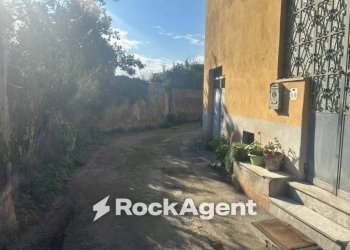 Cortile interno - Stabile - Palazzo via San Leonardo Zabatta, 15, Ottaviano - foto 18