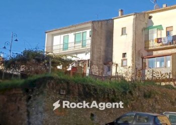 Facciata - Three-room apartment via Trento e Trieste 6, Stio - photo 4