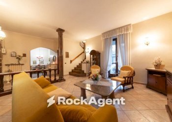 Salone - Villa via Vittorio Alfieri, 39, Cerro Maggiore - foto 2
