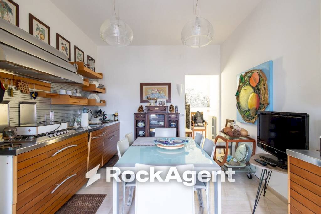 Cucina - Three-room apartment via Francesco Cilea, 38, Catanzaro - photo 1