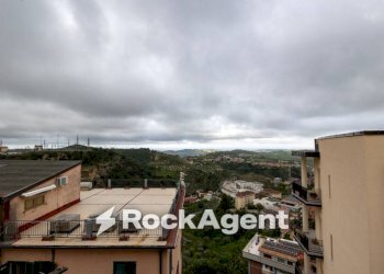Vista - Three-room apartment via Francesco Cilea, 38, Catanzaro - photo 2