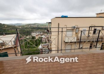 Terrazzo - Three-room apartment via Francesco Cilea, 38, Catanzaro - photo 4