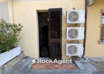 Cortile interno - Negozio via Giuseppe Verdi, 33, Ponsacco - foto 18