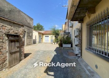 Cortile interno - Negozio via Giuseppe Verdi, 33, Ponsacco - foto 20