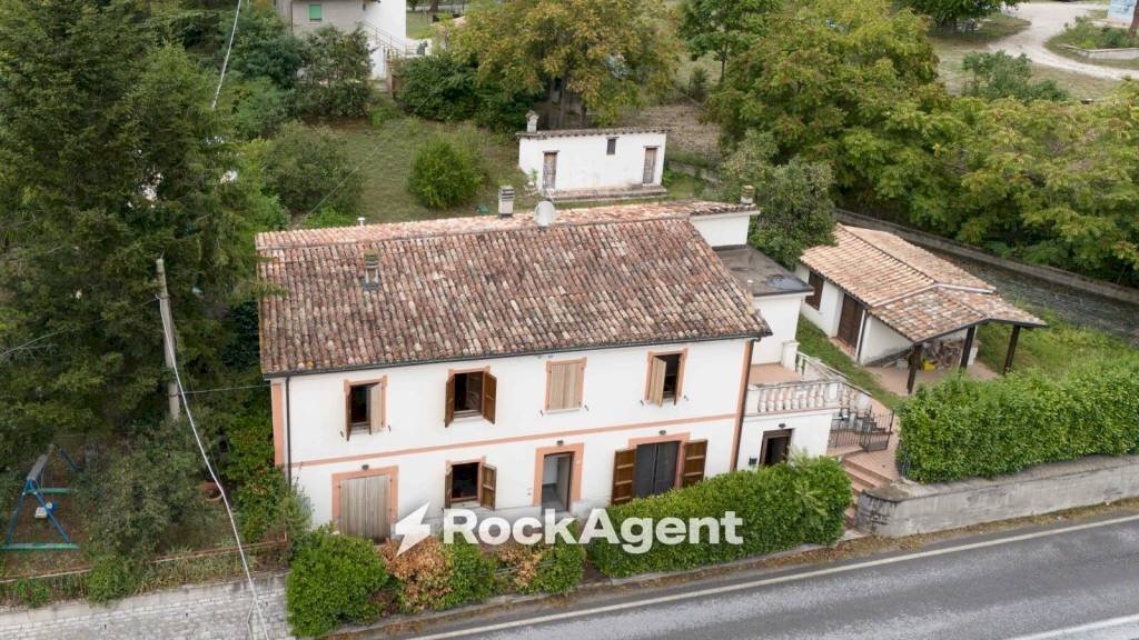 Facciata - Villa via Bellaria, 42, Acqualagna - photo 1