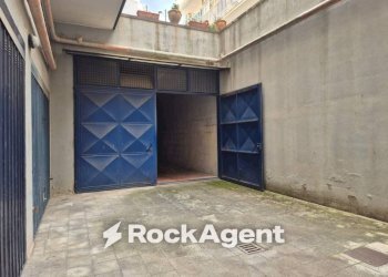 Cortile interno - Garage - Autosilos - Parcheggio via la Sorsa S., 10, Bitritto - foto 1