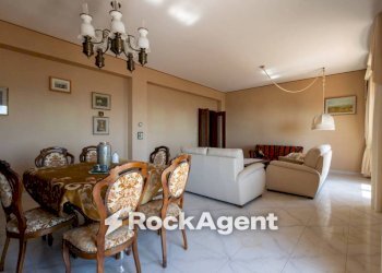 Salone - Quadrilocale via San Brunone di Colonia, 13, Catanzaro - foto 5