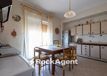 Cucina - Quadrilocale via San Brunone di Colonia, 13, Catanzaro - foto 14