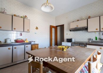 Cucina - Quadrilocale via San Brunone di Colonia, 13, Catanzaro - foto 16