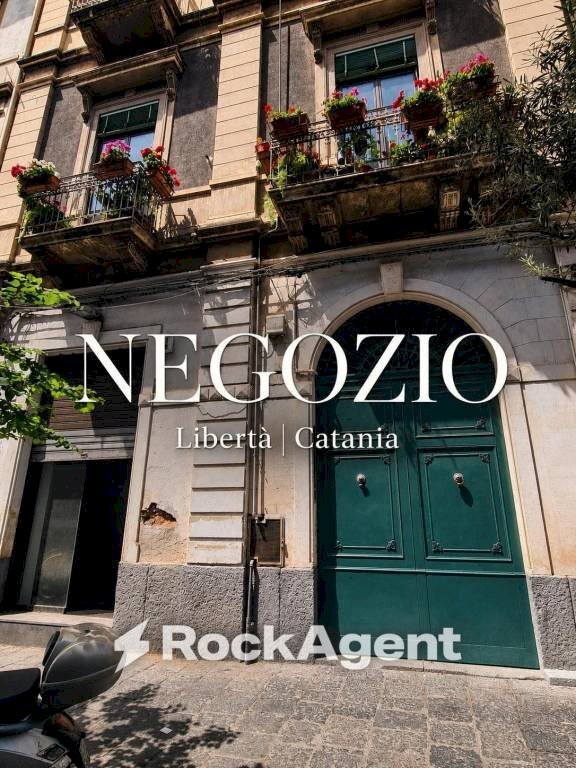 Facciata - Negozio viale della Libertà, 145, Catania - foto 1