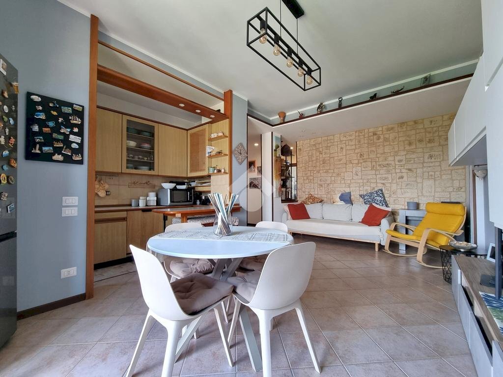 Trilocale Via Cesare Battisti, Carugate - foto 2