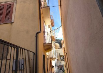 Townhouse Via Bottesco in, Messina - photo 3