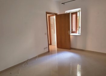 Townhouse Via Bottesco in, Messina - photo 19