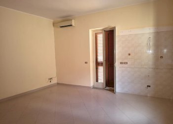 Townhouse Via Bottesco in, Messina - photo 28