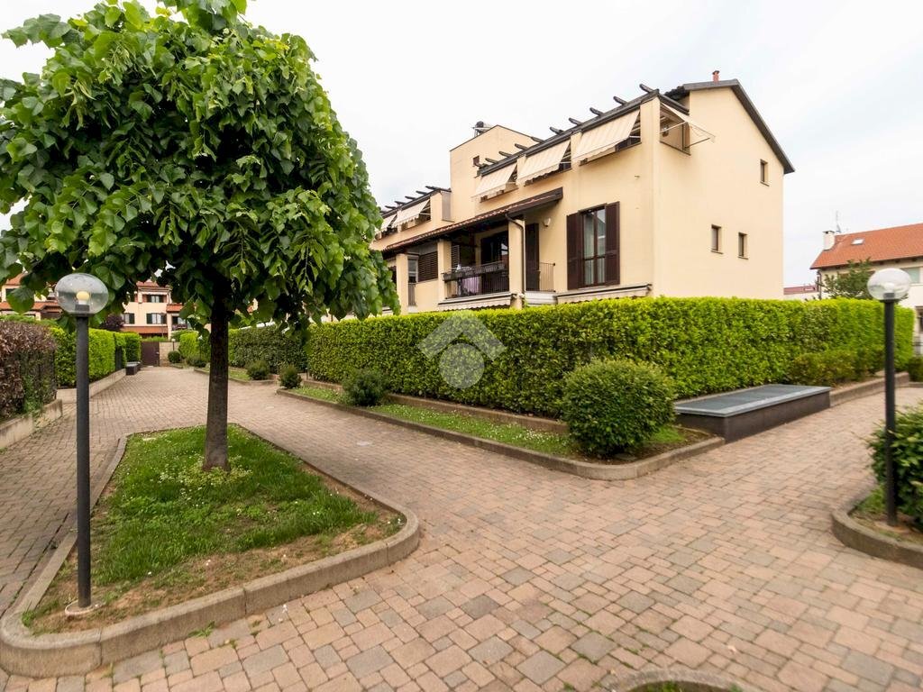 Three-room apartment Via bongiovanni, Grugliasco - photo 1