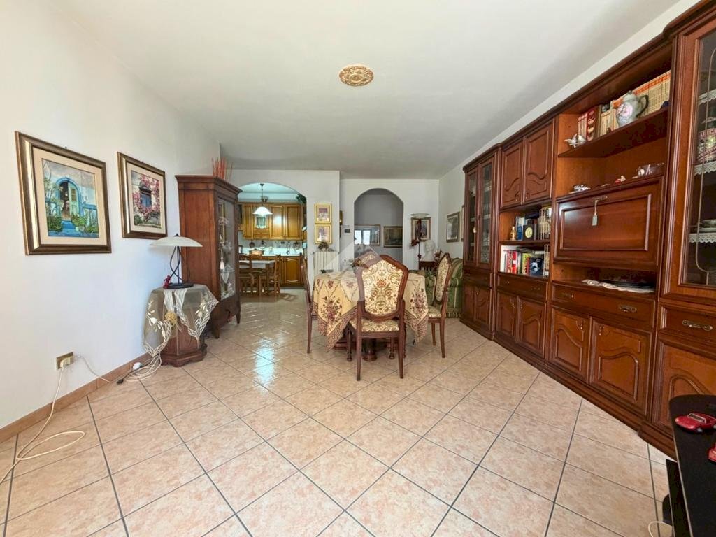 Four-room apartment Piazza Vittorio Veneto, Santhià - photo 3