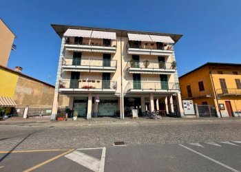 Four-room apartment Piazza Vittorio Veneto, Santhià - photo 1