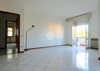 Three-room apartment Via fratelli cervi, Bagnolo in Piano - photo 3