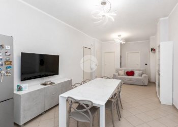 Three-room apartment Via alessandro manzoni, Collegno - photo 4