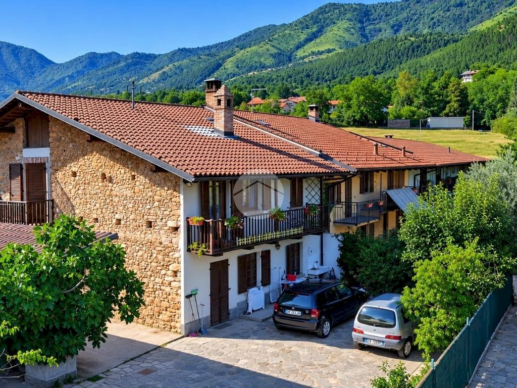 Semi-detached house Via Ritano, Val della Torre - photo 1