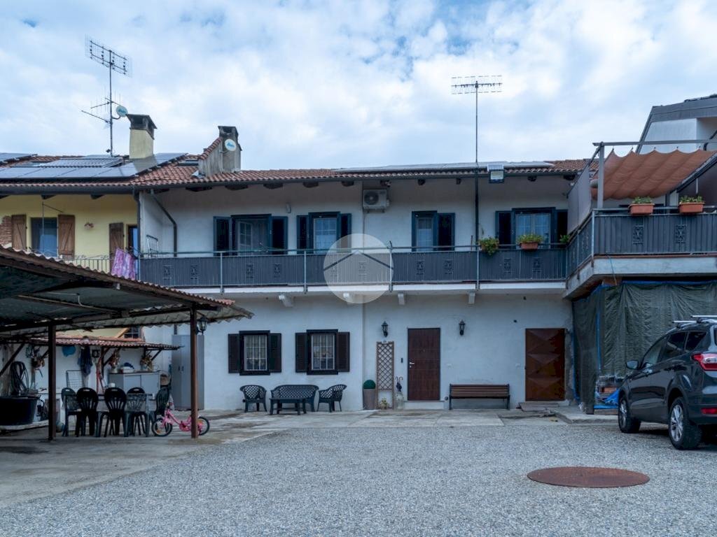 Semi-detached house Via statale, Chivasso - photo 1