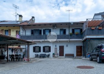 Semi-detached house Via statale, Chivasso - photo 1