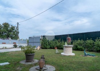 Semi-detached house Via statale, Chivasso - photo 2