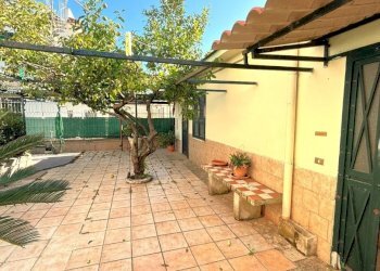 Independent house Mondragone - photo 8