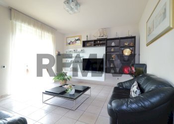 Three-room apartment Via Zappello, 14
Villa d'Adda, Villa d'Adda - photo 5