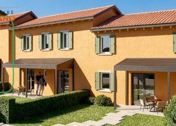Foto 1 - Villa a Schiera Via Trieste
 
21, San Canzian d'Isonzo - foto 1