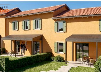 Foto 1 - Villa a Schiera Via Trieste
 
21, San Canzian d'Isonzo - foto 1