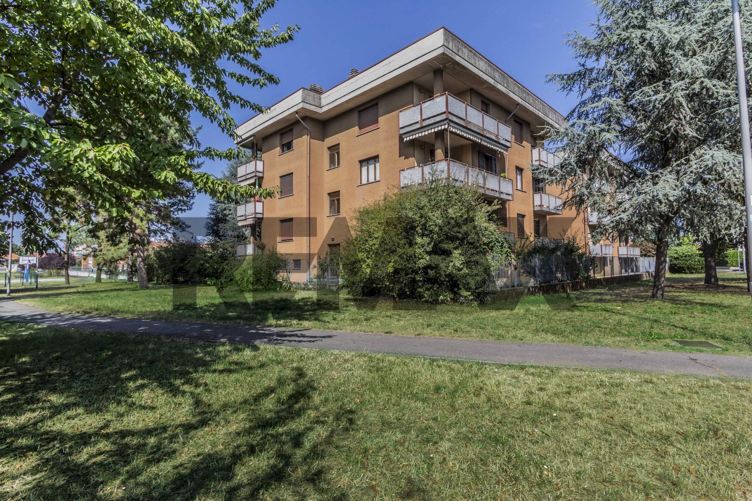 Edificio all\'aperto - Quadrilocale VIA MAZZINI
 
10, Pogliano Milanese - foto 1