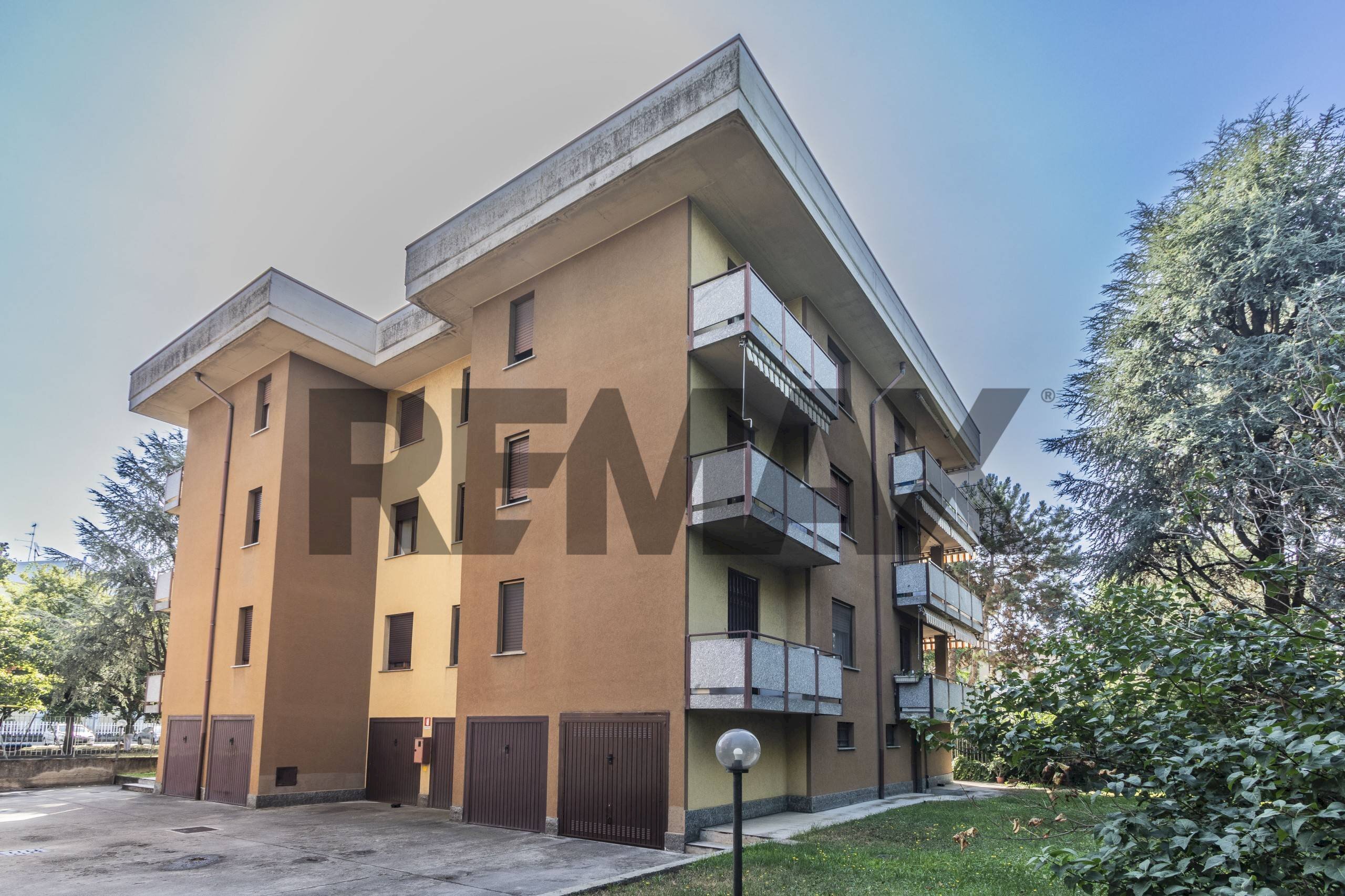 Edificio all\'aperto - Quadrilocale VIA MAZZINI
10, Pogliano Milanese - foto 2