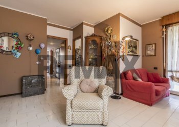 Soggiorno - Quadrilocale VIA MAZZINI
 
10, Pogliano Milanese - foto 4
