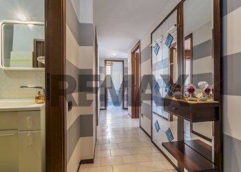 Hall / corridoio - Quadrilocale VIA MAZZINI
 
10, Pogliano Milanese - foto 17