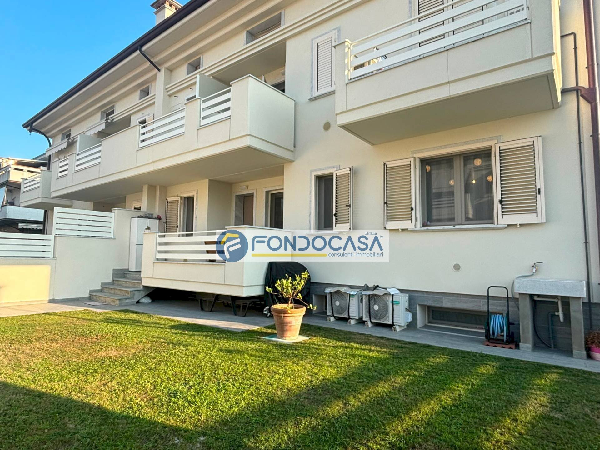Esterno - Trilocale Viale giovanni da verrazzano, Carrara - foto 1