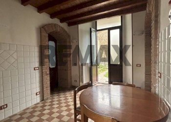 Sala da pranzo - Trilocale via della meridiana
 
4, Robbiate - foto 1