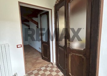 Hall / corridoio - Trilocale via della meridiana
 
4, Robbiate - foto 7
