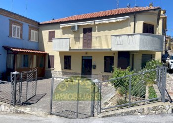 Foto 1 - Semi-detached house via San Rocco
 
20, Guilmi - photo 1