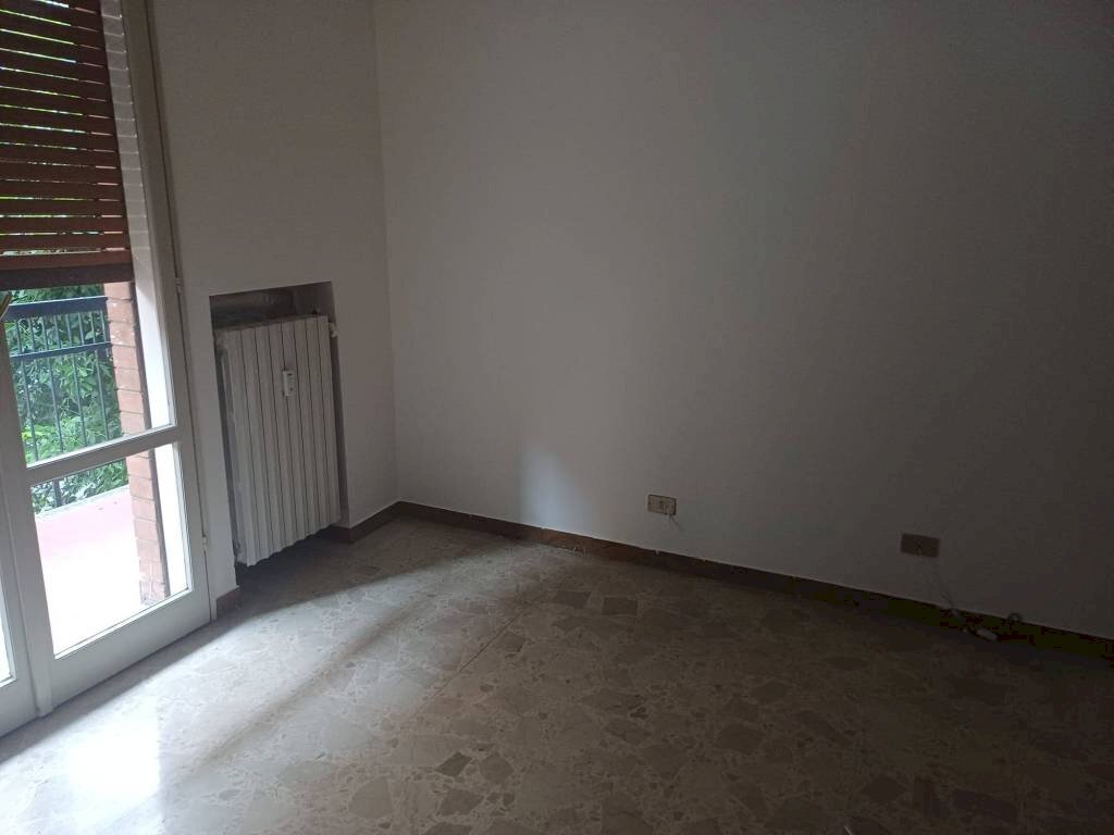 Camera da letto - Three-room apartment via Mentana, Carpi - photo 2