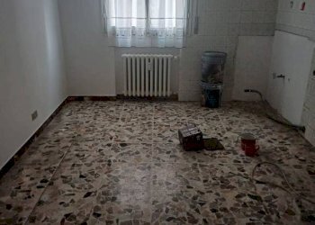 Salone - Three-room apartment via Mentana, Carpi - photo 5