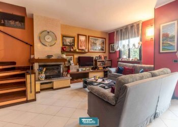 Salone - Villa a Schiera via Monte Leone, 27, Dormelletto - foto 4