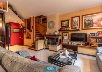 Salone - Villa a Schiera via Monte Leone, 27, Dormelletto - foto 12