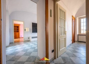 Corridoio - Trilocale via Martiri della Liberazione, 23, Saluzzo - foto 10