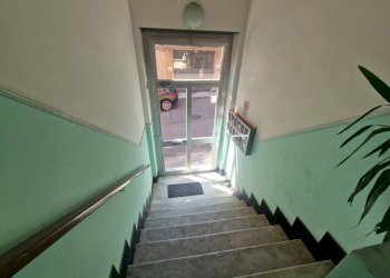 Interno palazzo - Bilocale via Giuseppe Majorana, 27, Genova (zona Quarto) - foto 12