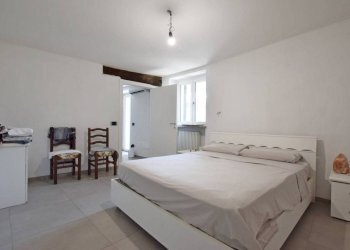 Camera da letto - Quadrilocale via del Rinchiuso, 13, Mondovì - foto 8