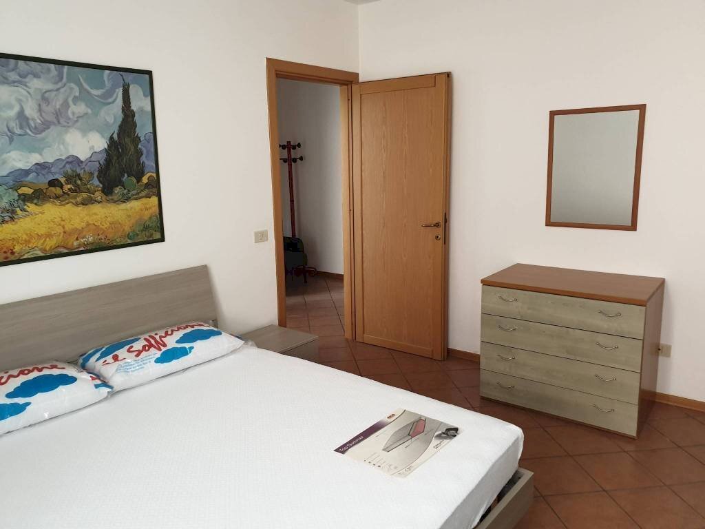 Camera da letto - Four-room apartment via Mantova, 5/1, Parma (neighborhood San Lazzaro) - photo 2